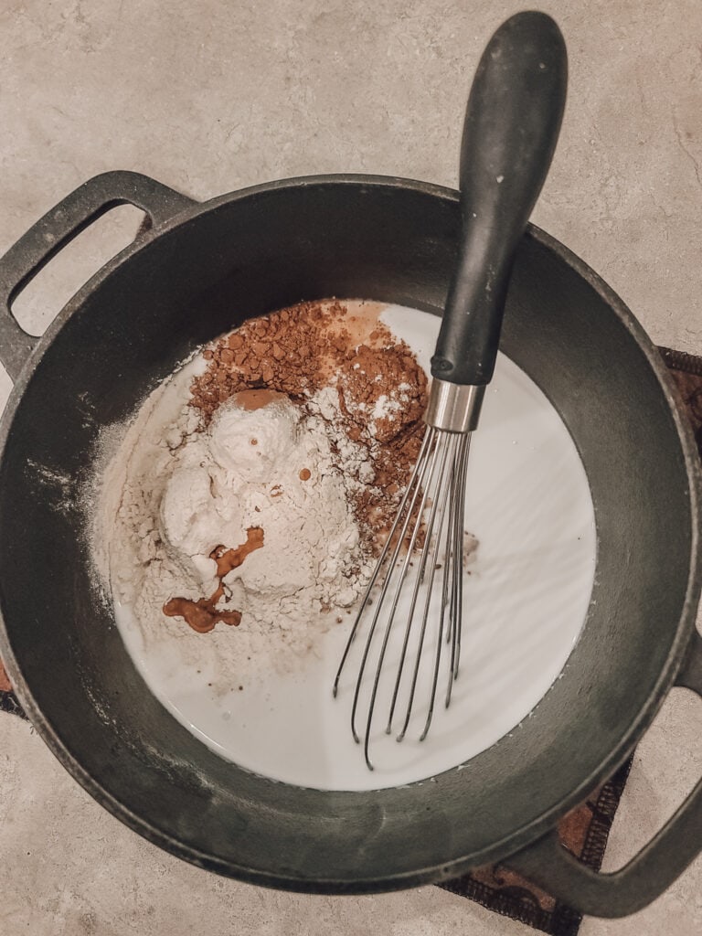 sugar-free pudding in a saucepan
